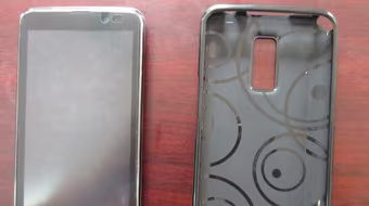 Tìm chủ nhân chiếc điện thoại LG màn hình cảm ứng