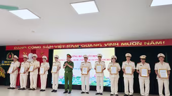 CAQ Bắc Từ Liêm: Công bố các quyết định nâng lương, thăng cấp bậc hàm năm 2023