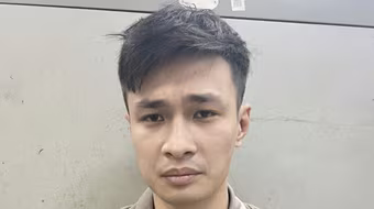 Túng tiền, con làm theo kịch bản của kẻ xấu tống tiền bố mẹ