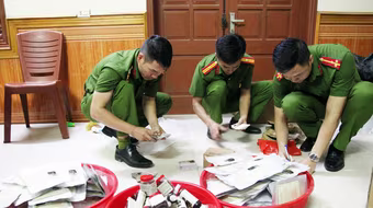 Bán thuốc giả, thu lợi bất chính hàng trăm triệu đồng/ tháng