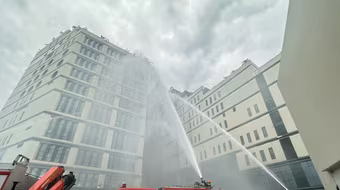 Diễn tập phương án chữa cháy, cứu người mắc kẹt tại bệnh viện