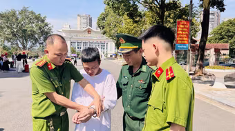  Bắt đối tượng truy nã về tội mua bán người