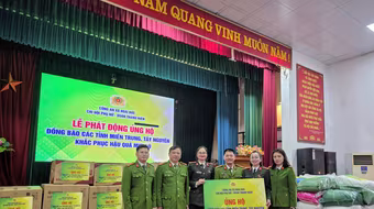 Nghĩa tình ấm áp gửi tới đồng bào miền Trung - Tây Nguyên bị ảnh hưởng do mưa lũ