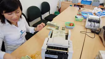 Vietcombank bất ngờ giảm lãi suất huy động