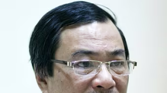 NSND Khải Hưng: Tuổi tác cũng...."chào thua"!