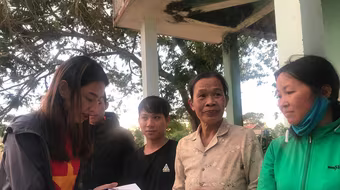 Dàn Hoa hậu trao gần 1 tỷ đồng tiền ủng hộ người dân trong tâm lũ miền Trung 