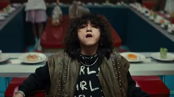 Bị kiến nghị gỡ MV, Sơn Tùng có động thái thách thức dư luận và cơ quan chức năng