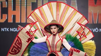 Nhan sắc Việt mặc chiếu Cà Mau thi "Hoa hậu Hoàn vũ Thế giới 2022"