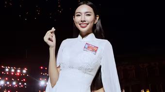 Thùy Tiên nổi bật với trang phục áo dài tại lễ khai mạc Festival Huế 2024