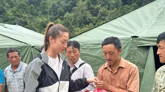 Hoa hậu Lương Thùy Linh nhận bảo trợ cho 2 em bé mất cả cha lẫn mẹ ở Cao Bằng