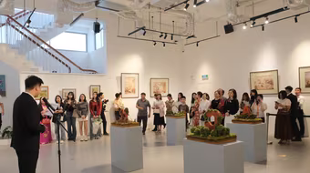 Khai mạc không gian triển lãm đặc biệt "Họa Cam Thảnh Cảm" vì nạn nhân dioxin Việt Nam