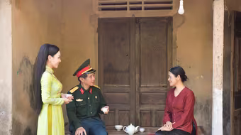 Ca sĩ Khánh Ly trở lại với MV đặc biệt, tiết lộ từng là hướng dẫn viên du lịch hồ Núi Cốc