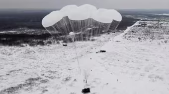 [VIDEO] Xe chiến đấu bộ binh BMD-4M Nga "nhảy dù nhẹ nhàng" từ vận tải cơ IL-76MD