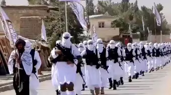 [ẢNH] Taliban ‘bất nhất’ khi vừa kêu gọi vừa cấm cửa viên chức Afghanistan đi làm