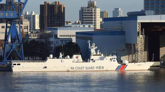 Trung Quốc hoán cải chiến hạm hộ vệ tàng hình thành tàu hải cảnh