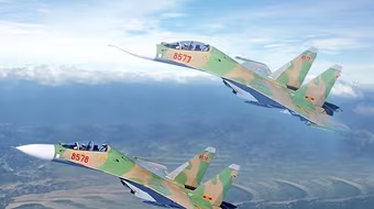 'Hổ mang chúa' Su-30MK2 của Việt Nam diễn tập bắn đạn thật