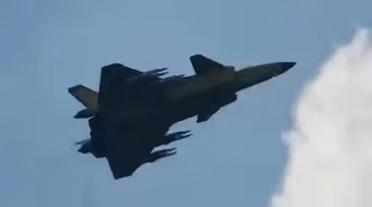 Tiêm kích J-20 Trung Quốc thử nghiệm 'chế độ quái thú' với 14 tên lửa