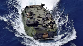 Thiết giáp lội nước AAV-7 Mỹ về hưu sau hơn 50 năm, nhưng bóng ma các vụ tai nạn vẫn còn ám ảnh