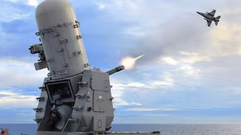 Mỹ đặt cược vào hệ thống phòng ngự cận chiến Phalanx CIWS