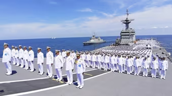 Tàu sân bay Thái Lan bất ngờ đình chỉ tham quan, nâng mức báo động