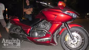 Tạm giữ 3 siêu mô-tô không giấy tờ