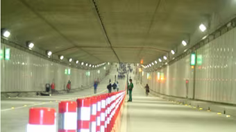 Khám phá hầm dìm chạy dưới đáy sông Sài Gòn