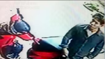 Clip trộm bẻ khóa xe SH chưa đầy 3 giây ở Hà Nội