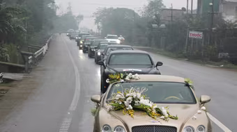 Tài xế đón dâu bằng đoàn siêu xe, gây chấn động xứ Nghệ