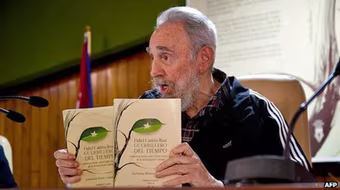 Lãnh tụ Cuba Fidel Castro ra mắt hồi ký