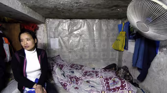 Vào nhà "hộp diêm" giữa phố cổ Hà Nội