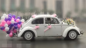 Ngắm lại loạt "siêu xe" gây "choáng" trong những đám cưới ồn ào dư luận