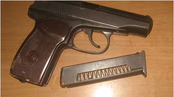 Bị nã đạn trúng đùi, vẫn cướp xe tẩu thoát