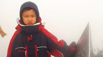 Cậu bé Hà Nội 6 tuổi leo đỉnh Fansipan
