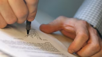 Văn phòng công chứng phát triển quá nóng