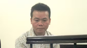 Bị hàng xóm đánh tử vong vì thùng cháo ăn liền