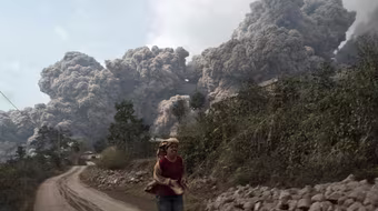 Cảnh đáng sợ khi núi lửa phun trào khiến 14 người thiệt mạng 