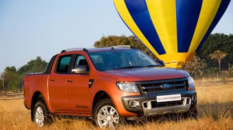 Ford Ranger Wildtrak 4x4 3.2L AT giá 838 triệu đồng