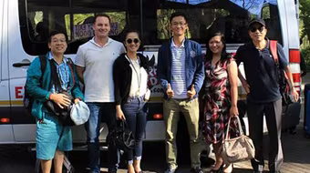 "Bống" Hồng Nhung tới Nam Phi tìm hiểu nạn tiêu thụ sừng tê giác