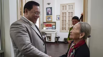 Giám đốc Công an TP Hà Nội thăm, chúc Tết gia đình đồng chí Phạm Tâm Long