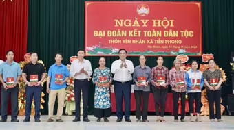 Giám đốc Công an Hà Nội dự “Ngày hội Đại đoàn kết toàn dân tộc” tại huyện Mê Linh