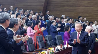 Chùm ảnh: Các đồng chí lãnh đạo cấp cao dự lễ Công bố các Nghị quyết về sáp nhập đơn vị hành chính ở một số địa phương