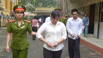 Vợ chồng cùng nhiễm "H", rủ nhau buôn ma túy