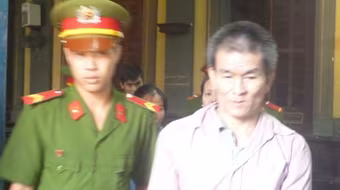 Bỏ thuốc trừ sâu đầu độc cả nhà hàng xóm