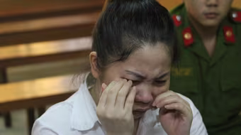 Chém chết chồng vì dám dẫn vợ bé về chung sống