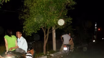 Bảo vệ dân phố tước dao, bắt gọn tên cướp của các cặp tình nhân