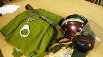 Bắt nhóm xưng cảnh sát hình sự, chặn người đi đường "xin" tiền