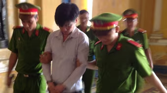 Không đòi được nợ lô đề, tạt axit khiến 2 vợ chồng chết thảm