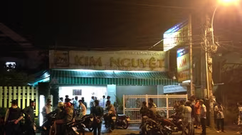 Dúng súng cướp tiệm vàng táo tợn lúc chập tối