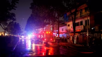 Cụ ông 97 tuổi được cứu thoát trong vụ cháy nhà