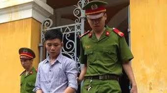 Gã công nhân dụ dỗ bé gái 12 tuổi “đi hoang” rồi xâm hại